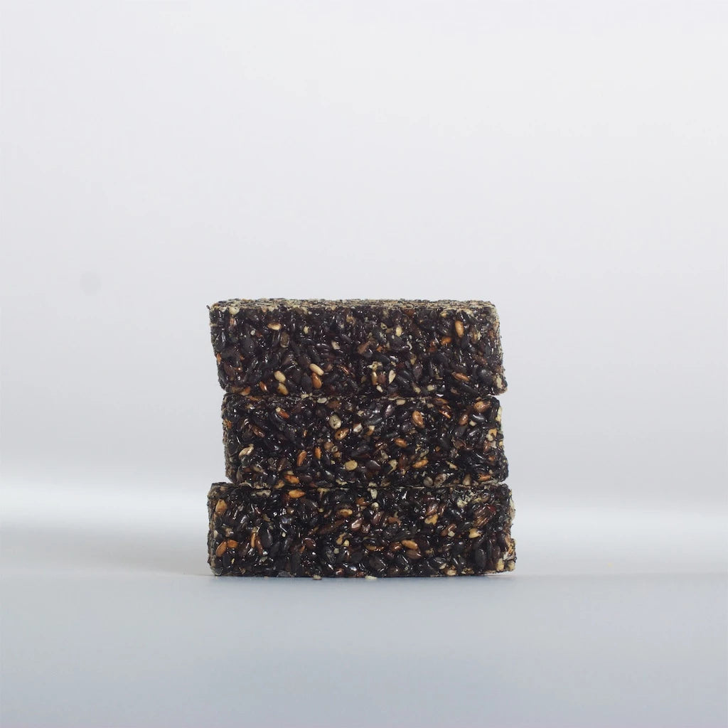 【大地花生工坊】純黑芝麻角 200g/袋（可素食）｜經典花生糖 芝麻糖